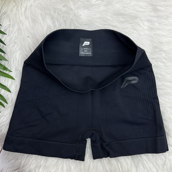 Pursue Fitness Short Length Short in Blackout - Picture 7 of 9